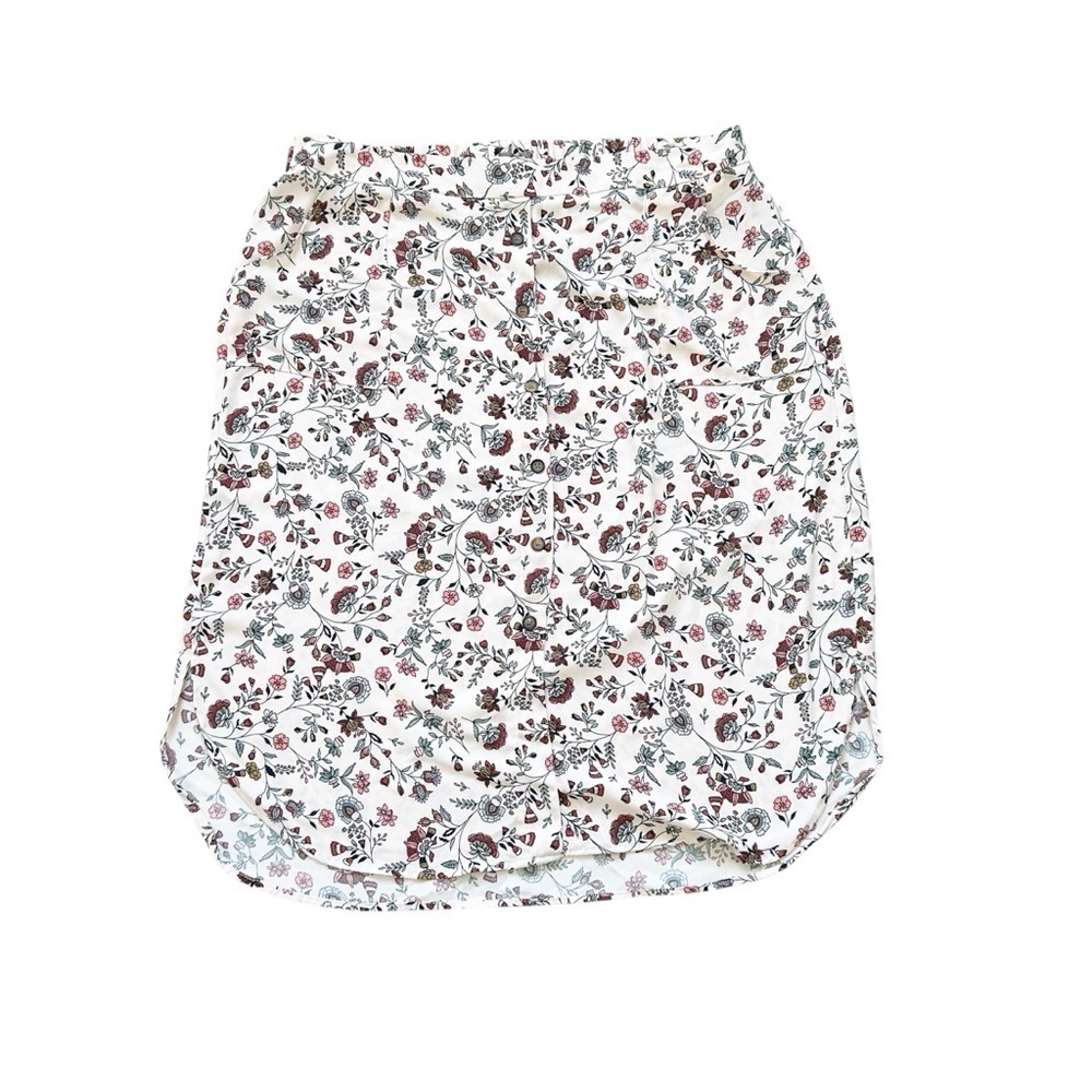 Maurices Floral Skirt 2 Functional pockets Stretch Flowy button down